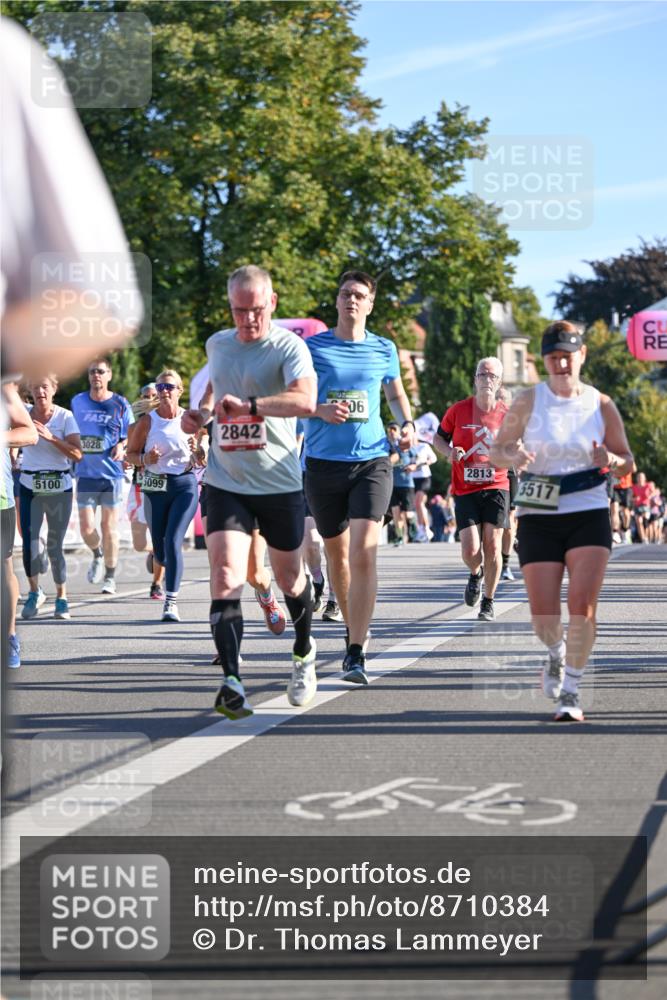 07.09.2025 - BARMER Alsterlauf Dr. Thomas Lammeyer http://msf.ph/oto/8710384 07.09.2025 09:36:23 Laufen 5100, 3028, 5099, 2842, 06, 2813, 5517 meine-sportfotos.de