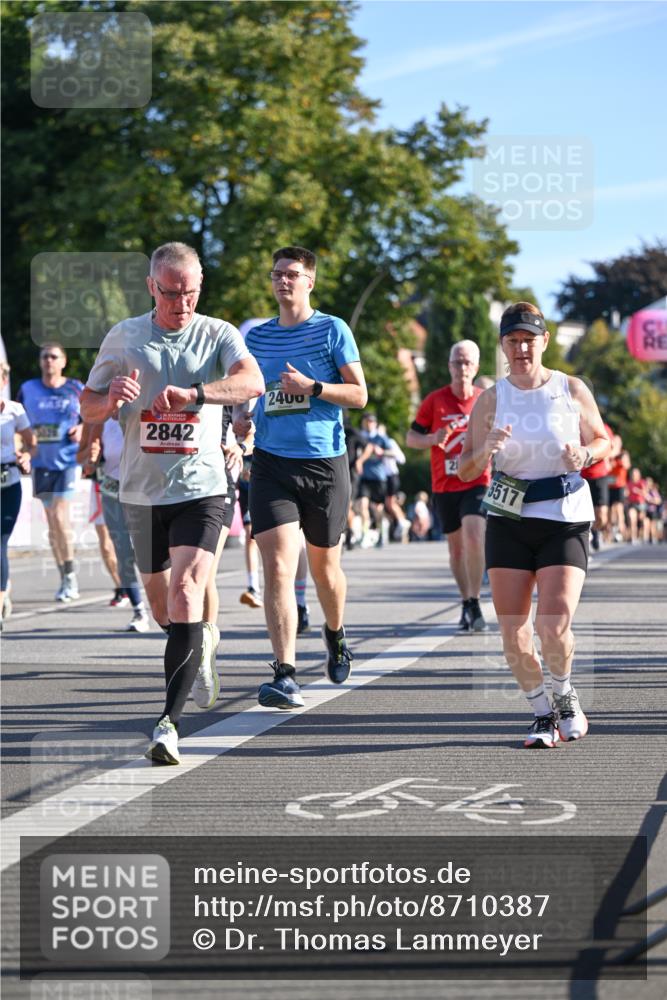07.09.2025 - BARMER Alsterlauf Dr. Thomas Lammeyer http://msf.ph/oto/8710387 07.09.2025 09:36:24 Laufen 2842, 2400, 5517 meine-sportfotos.de