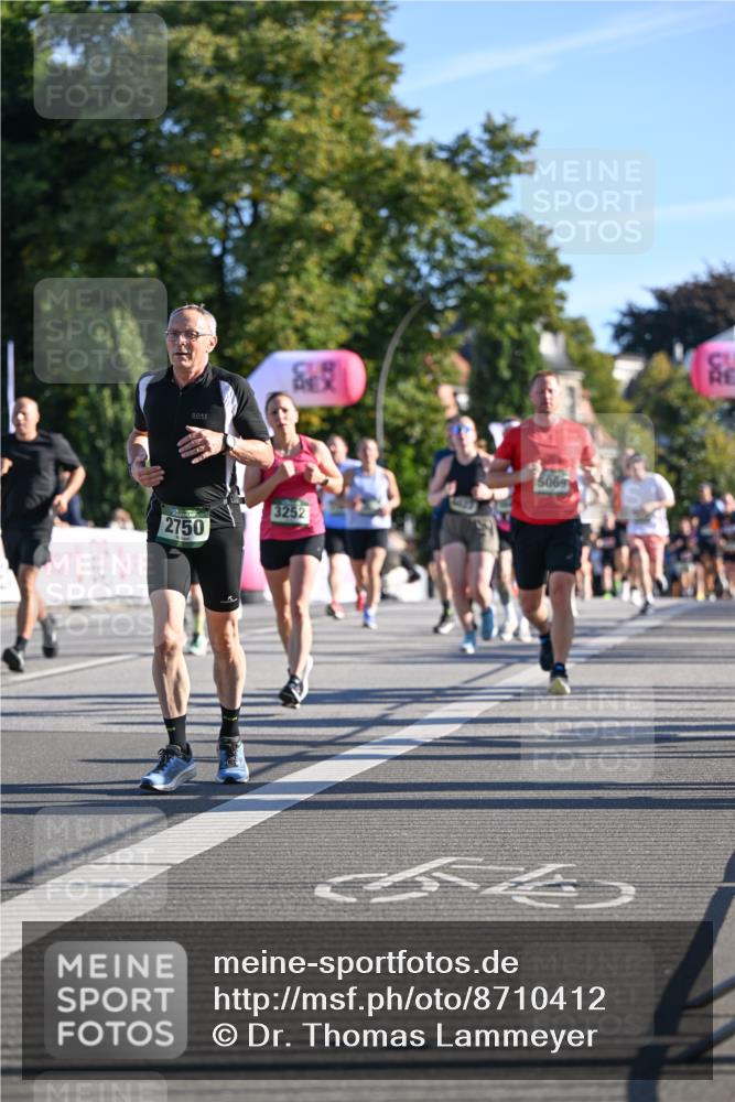 07.09.2025 - BARMER Alsterlauf Dr. Thomas Lammeyer http://msf.ph/oto/8710412 07.09.2025 09:36:27 Laufen 2750, 3252, 5069 meine-sportfotos.de