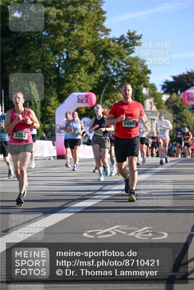07.09.2025 - BARMER Alsterlauf Dr. Thomas Lammeyer http://msf.ph/oto/8710421 07.09.2025 09:36:29 Laufen 3252, 6023, 5069 meine-sportfotos.de