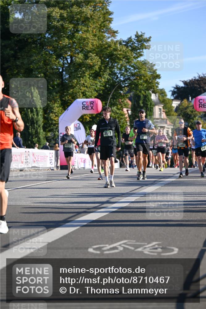 07.09.2025 - BARMER Alsterlauf Dr. Thomas Lammeyer http://msf.ph/oto/8710467 07.09.2025 09:36:36 Laufen 4712, 39, 2517, 54, 3082 meine-sportfotos.de
