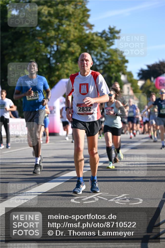 07.09.2025 - BARMER Alsterlauf Dr. Thomas Lammeyer http://msf.ph/oto/8710522 07.09.2025 09:36:47 Laufen 5302, 2832, 3207 meine-sportfotos.de