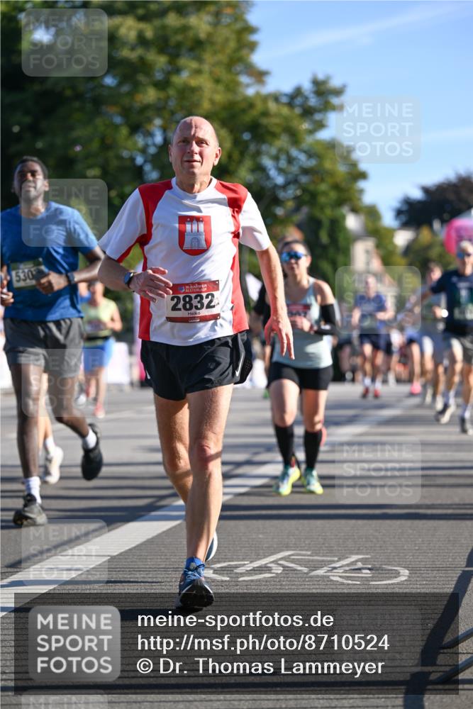 07.09.2025 - BARMER Alsterlauf Dr. Thomas Lammeyer http://msf.ph/oto/8710524 07.09.2025 09:36:47 Laufen 530, 136, 2832 meine-sportfotos.de