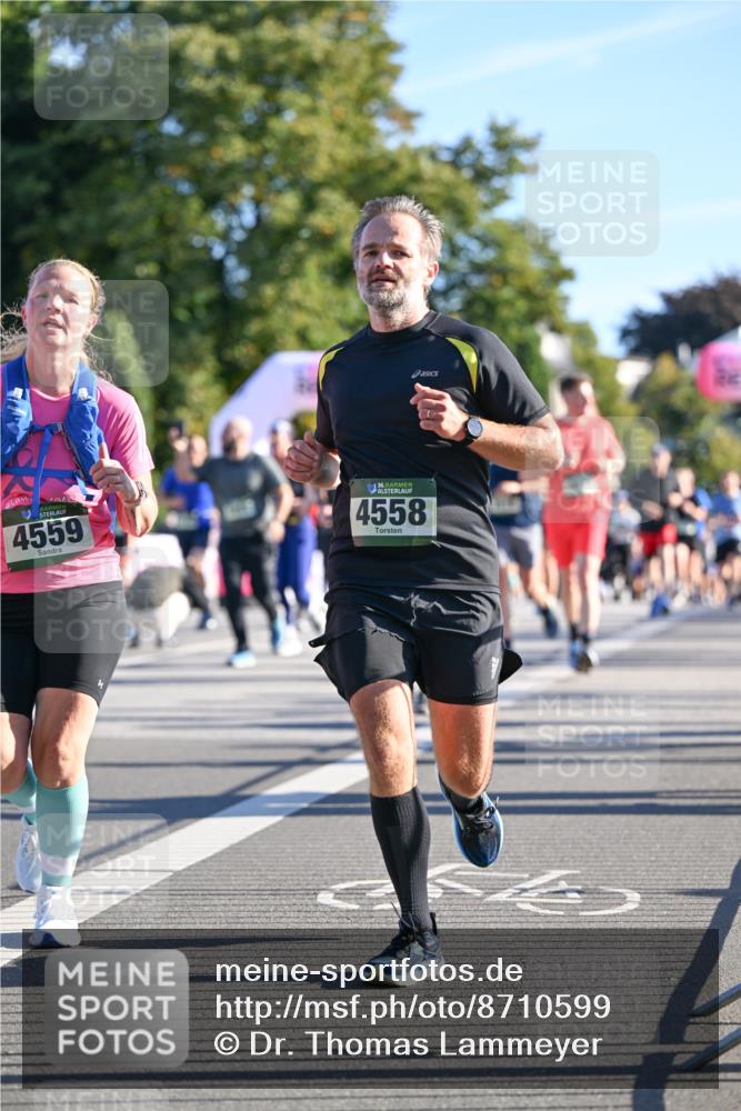 07.09.2025 - BARMER Alsterlauf Dr. Thomas Lammeyer http://msf.ph/oto/8710599 07.09.2025 09:37:00 Laufen 4559, 36, 4558 meine-sportfotos.de