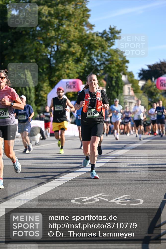 07.09.2025 - BARMER Alsterlauf Dr. Thomas Lammeyer http://msf.ph/oto/8710779 07.09.2025 09:37:30 Laufen 397, 2993, 5726 meine-sportfotos.de