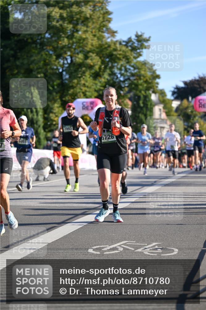 07.09.2025 - BARMER Alsterlauf Dr. Thomas Lammeyer http://msf.ph/oto/8710780 07.09.2025 09:37:30 Laufen 5726 meine-sportfotos.de