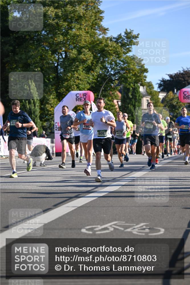 07.09.2025 - BARMER Alsterlauf Dr. Thomas Lammeyer http://msf.ph/oto/8710803 07.09.2025 09:37:33 Laufen 337, 2471, 2902, 8052, 4027, 5147, 629 meine-sportfotos.de