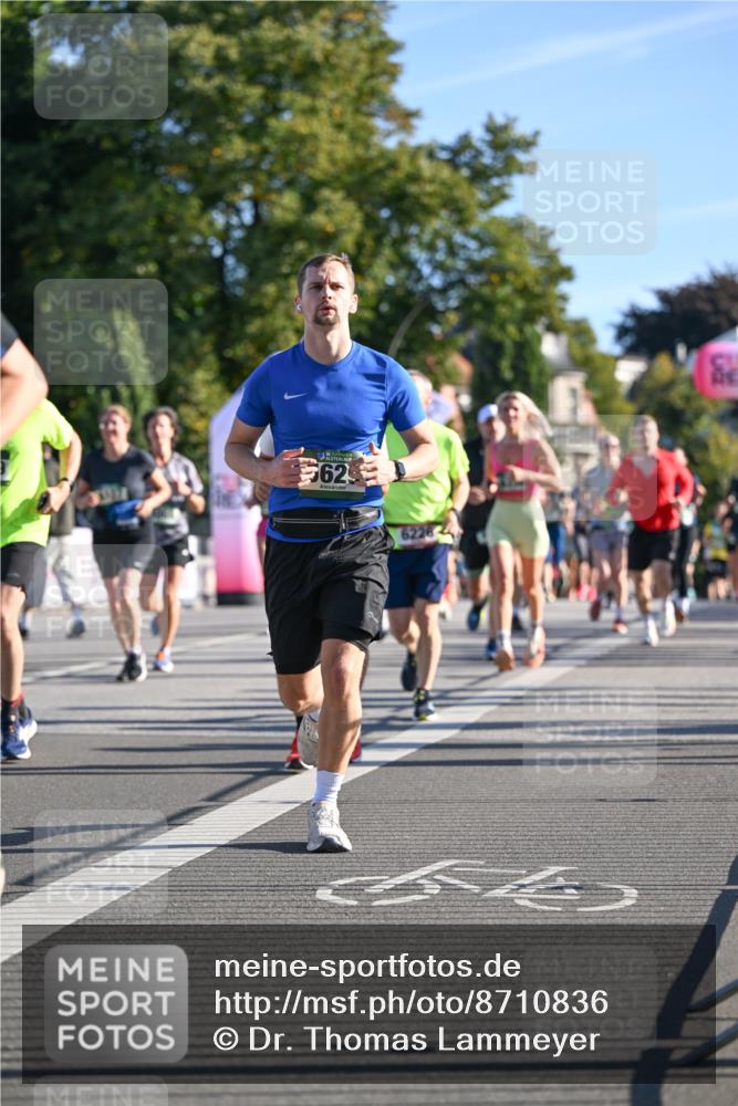 07.09.2025 - BARMER Alsterlauf Dr. Thomas Lammeyer http://msf.ph/oto/8710836 07.09.2025 09:37:39 Laufen 5629, 6228 meine-sportfotos.de