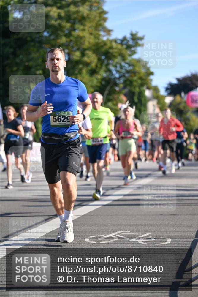 07.09.2025 - BARMER Alsterlauf Dr. Thomas Lammeyer http://msf.ph/oto/8710840 07.09.2025 09:37:39 Laufen 5629 meine-sportfotos.de