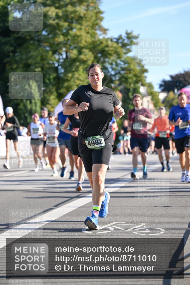 07.09.2025 - BARMER Alsterlauf Dr. Thomas Lammeyer http://msf.ph/oto/8711010 07.09.2025 09:38:07 Laufen 4982 meine-sportfotos.de