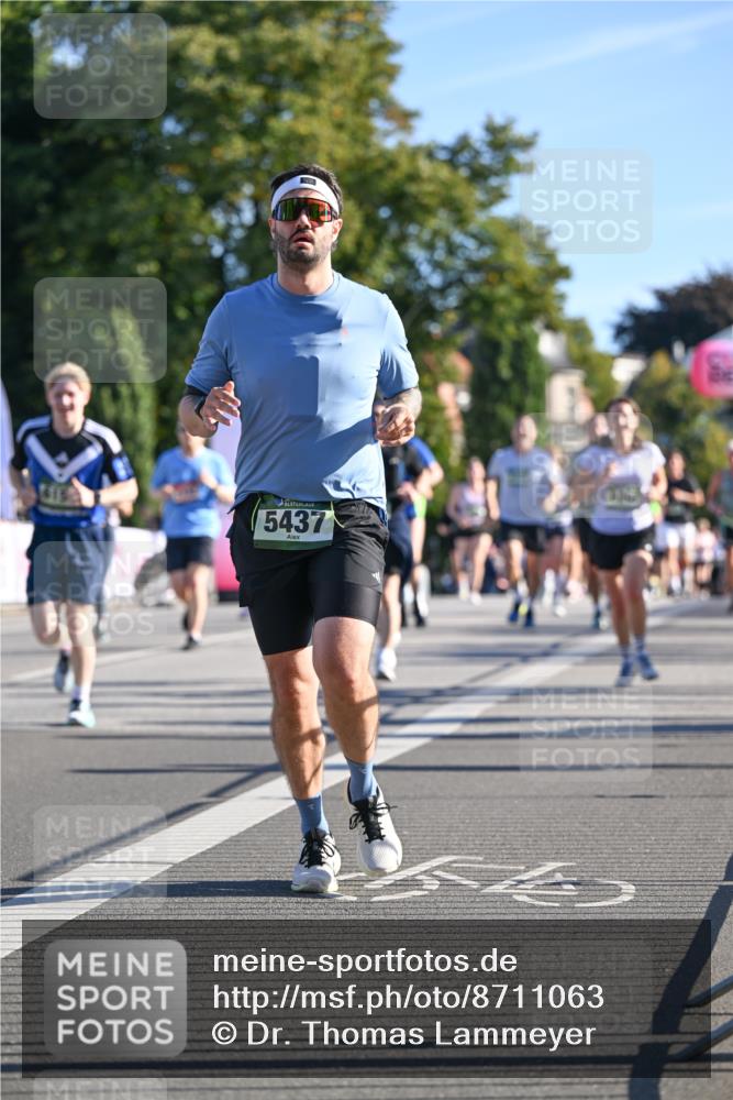 07.09.2025 - BARMER Alsterlauf Dr. Thomas Lammeyer http://msf.ph/oto/8711063 07.09.2025 09:38:17 Laufen 5437 meine-sportfotos.de