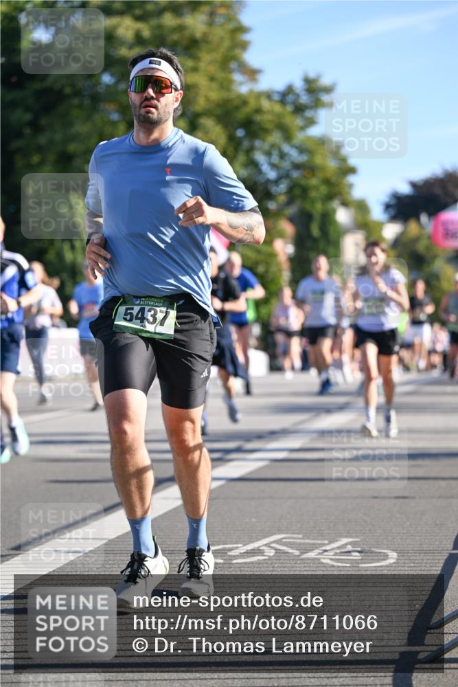 07.09.2025 - BARMER Alsterlauf Dr. Thomas Lammeyer http://msf.ph/oto/8711066 07.09.2025 09:38:17 Laufen 5437 meine-sportfotos.de