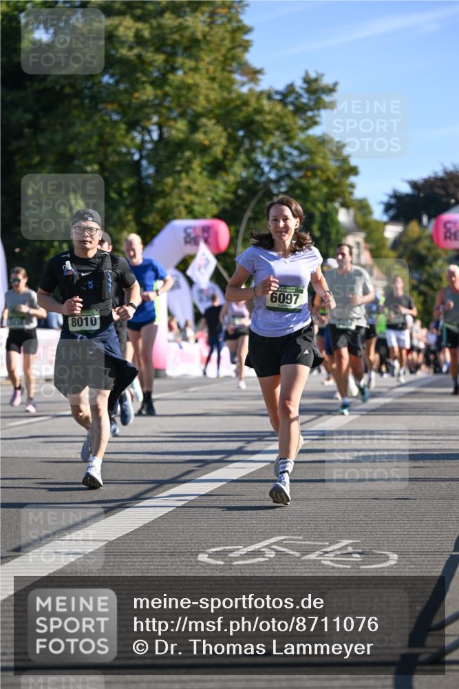 07.09.2025 - BARMER Alsterlauf Dr. Thomas Lammeyer http://msf.ph/oto/8711076 07.09.2025 09:38:19 Laufen 6097, 8010 meine-sportfotos.de