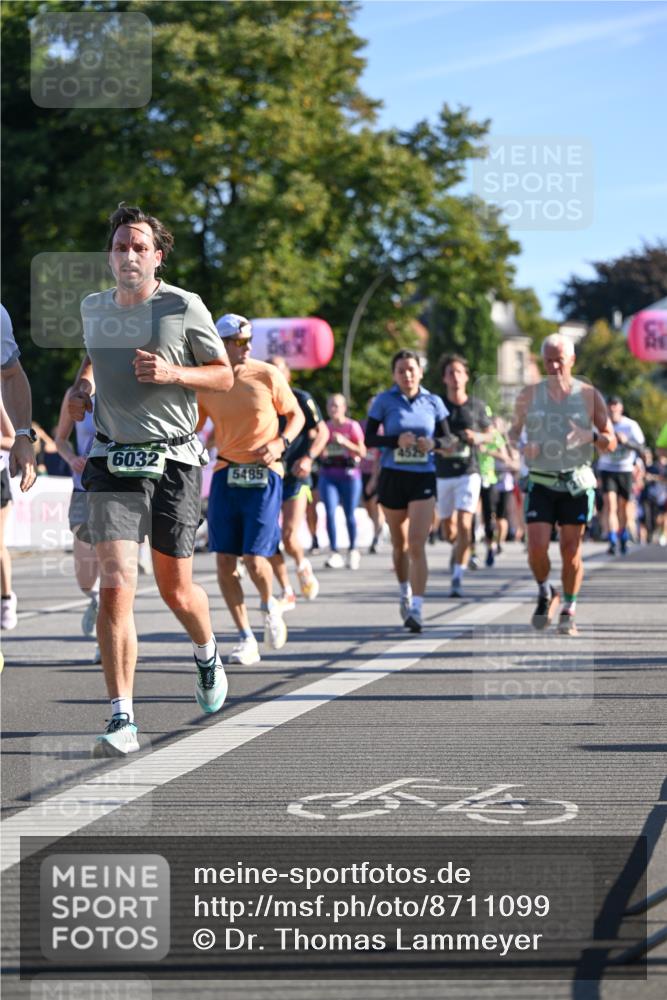 07.09.2025 - BARMER Alsterlauf Dr. Thomas Lammeyer http://msf.ph/oto/8711099 07.09.2025 09:38:23 Laufen 6032, 5485, 4528 meine-sportfotos.de