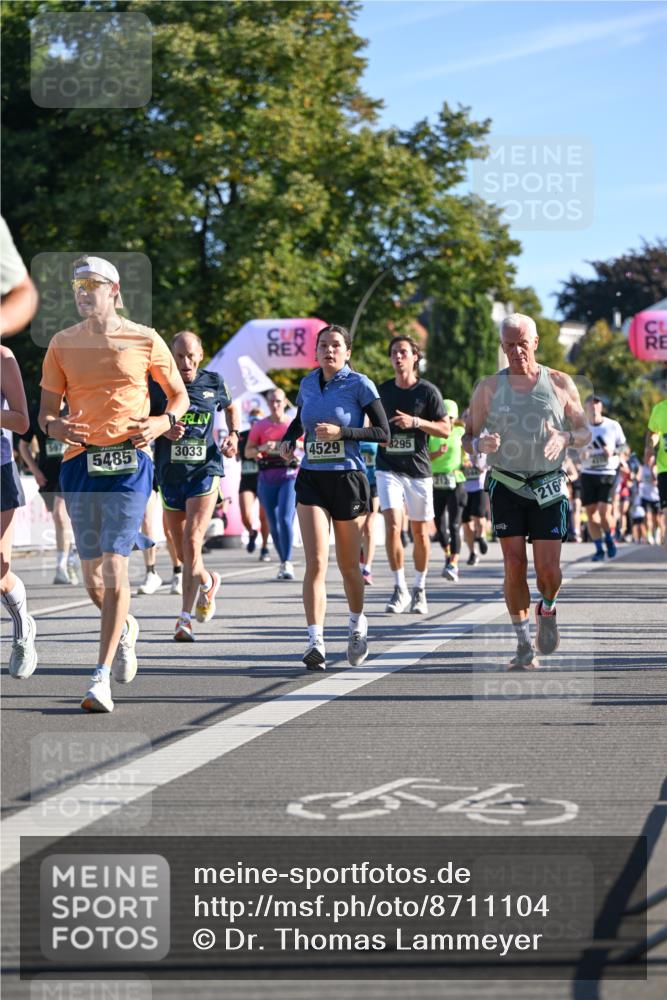 07.09.2025 - BARMER Alsterlauf Dr. Thomas Lammeyer http://msf.ph/oto/8711104 07.09.2025 09:38:24 Laufen 5485, 3033, 4529, 8295, 216 meine-sportfotos.de