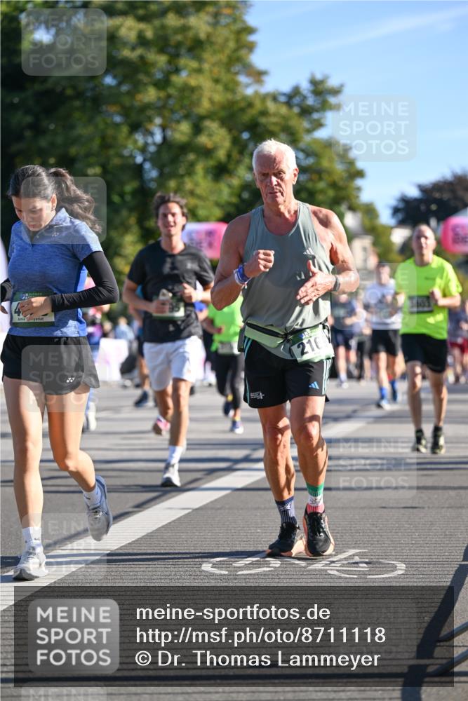 07.09.2025 - BARMER Alsterlauf Dr. Thomas Lammeyer http://msf.ph/oto/8711118 07.09.2025 09:38:26 Laufen 216 meine-sportfotos.de