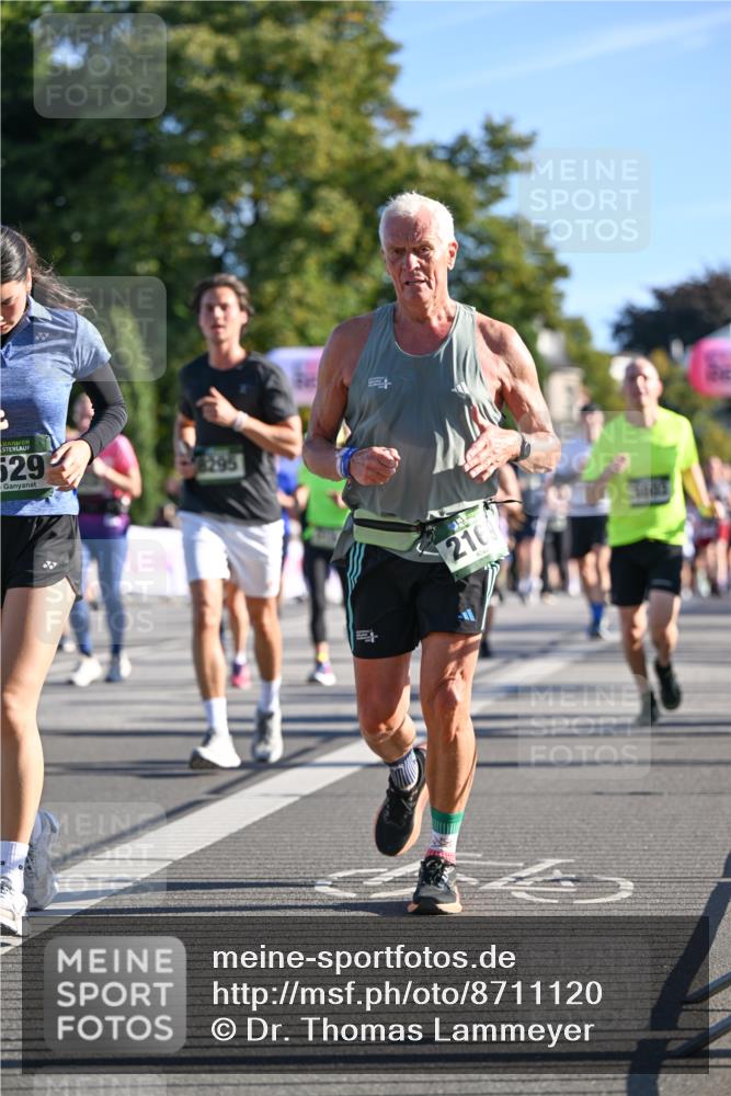 07.09.2025 - BARMER Alsterlauf Dr. Thomas Lammeyer http://msf.ph/oto/8711120 07.09.2025 09:38:26 Laufen 529, 8295, 2169 meine-sportfotos.de