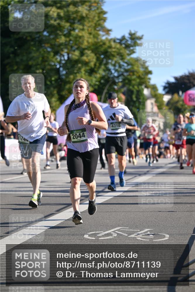 07.09.2025 - BARMER Alsterlauf Dr. Thomas Lammeyer http://msf.ph/oto/8711139 07.09.2025 09:38:30 Laufen 574, 2044, 4310 meine-sportfotos.de