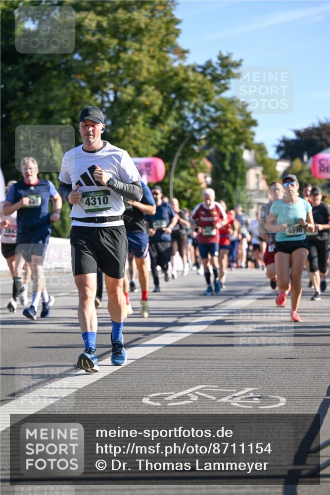 07.09.2025 - BARMER Alsterlauf Dr. Thomas Lammeyer http://msf.ph/oto/8711154 07.09.2025 09:38:32 Laufen 4310, 4596 meine-sportfotos.de