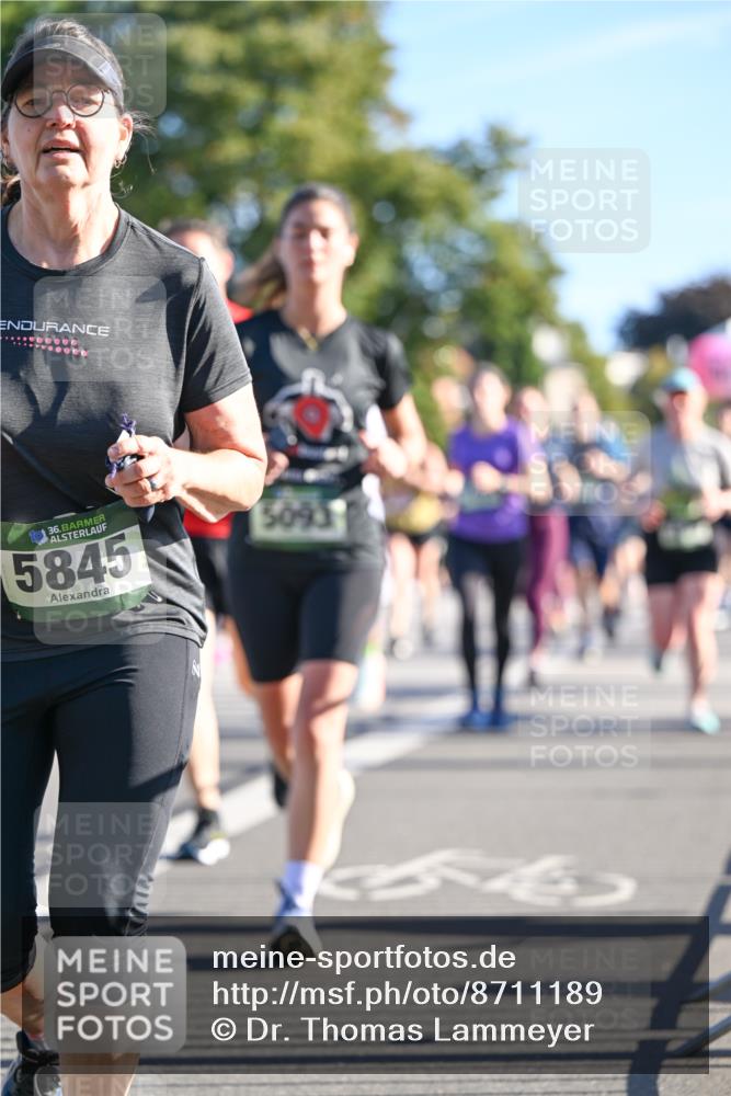 07.09.2025 - BARMER Alsterlauf Dr. Thomas Lammeyer http://msf.ph/oto/8711189 07.09.2025 09:38:38 Laufen 10, 36, 5845, 5093 meine-sportfotos.de
