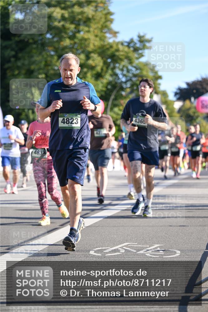 07.09.2025 - BARMER Alsterlauf Dr. Thomas Lammeyer http://msf.ph/oto/8711217 07.09.2025 09:38:42 Laufen 4837, 4823, 4365 meine-sportfotos.de