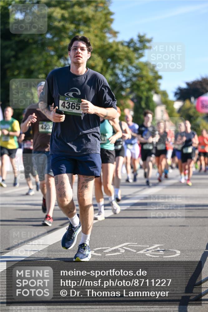 07.09.2025 - BARMER Alsterlauf Dr. Thomas Lammeyer http://msf.ph/oto/8711227 07.09.2025 09:38:44 Laufen 4232, 36, 4365 meine-sportfotos.de
