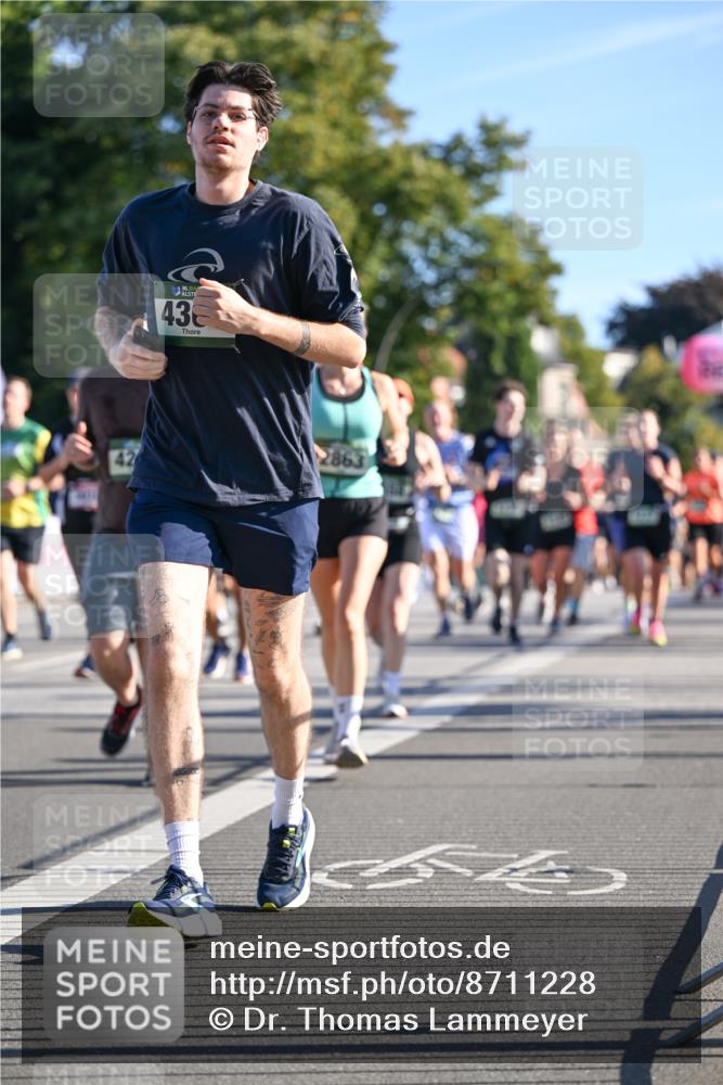07.09.2025 - BARMER Alsterlauf Dr. Thomas Lammeyer http://msf.ph/oto/8711228 07.09.2025 09:38:44 Laufen 436, 42, 2863 meine-sportfotos.de