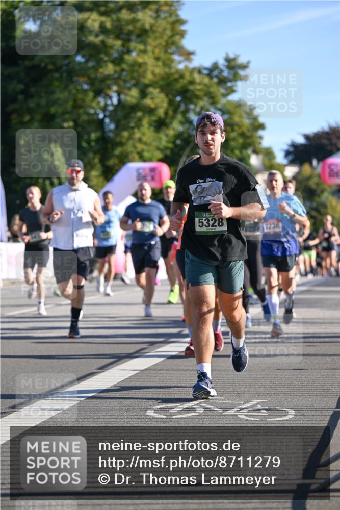 07.09.2025 - BARMER Alsterlauf Dr. Thomas Lammeyer http://msf.ph/oto/8711279 07.09.2025 09:38:52 Laufen 5328, 2236 meine-sportfotos.de