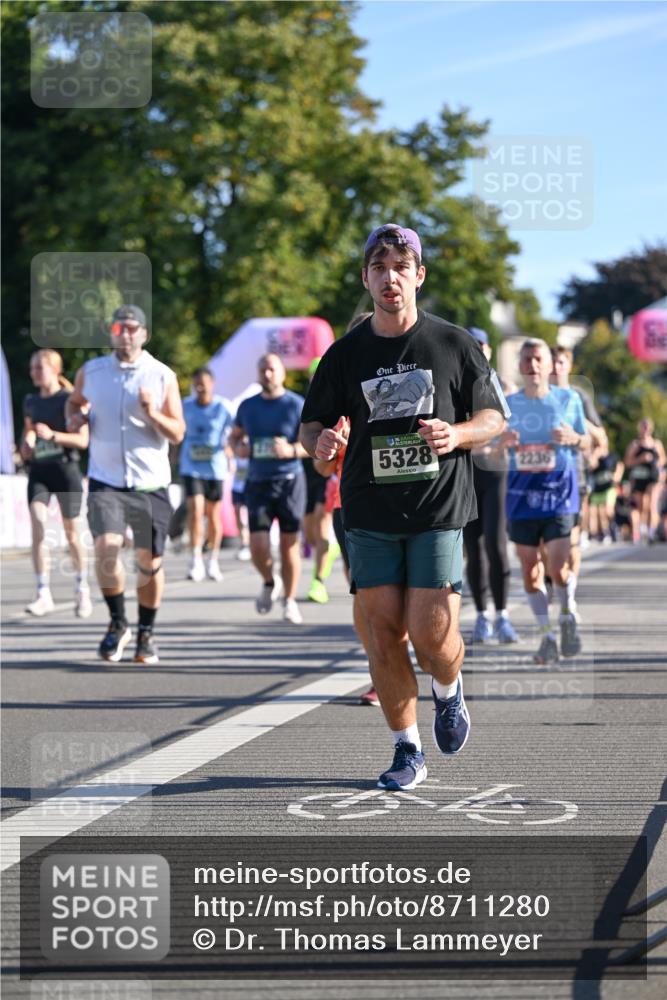 07.09.2025 - BARMER Alsterlauf Dr. Thomas Lammeyer http://msf.ph/oto/8711280 07.09.2025 09:38:52 Laufen 5328 meine-sportfotos.de