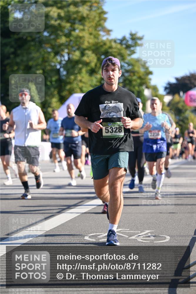 07.09.2025 - BARMER Alsterlauf Dr. Thomas Lammeyer http://msf.ph/oto/8711282 07.09.2025 09:38:52 Laufen 5328, 2236 meine-sportfotos.de