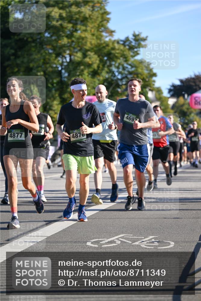 07.09.2025 - BARMER Alsterlauf Dr. Thomas Lammeyer http://msf.ph/oto/8711349 07.09.2025 09:39:04 Laufen 4877, 4876, 20, 4697 meine-sportfotos.de