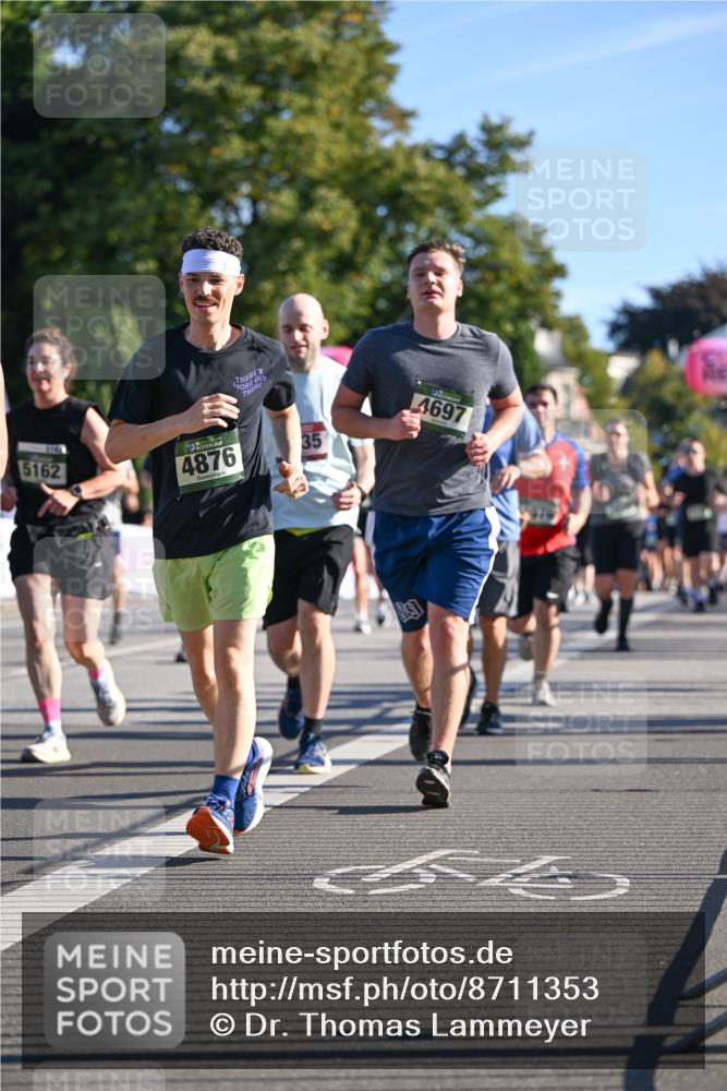 07.09.2025 - BARMER Alsterlauf Dr. Thomas Lammeyer http://msf.ph/oto/8711353 07.09.2025 09:39:04 Laufen 5162, 4876, 35, 4697 meine-sportfotos.de