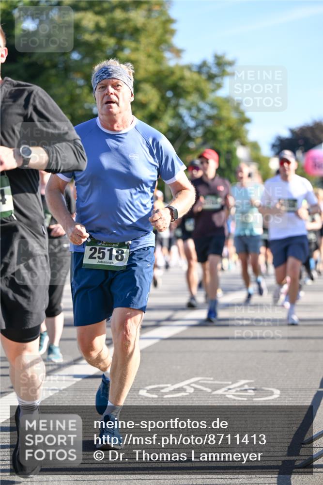 07.09.2025 - BARMER Alsterlauf Dr. Thomas Lammeyer http://msf.ph/oto/8711413 07.09.2025 09:39:14 Laufen 2518 meine-sportfotos.de