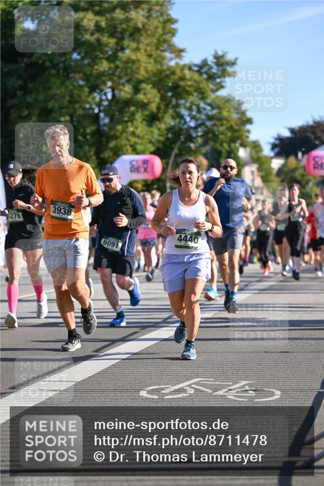 07.09.2025 - BARMER Alsterlauf Dr. Thomas Lammeyer http://msf.ph/oto/8711478 07.09.2025 09:39:25 Laufen 1279, 3938, 6091, 4440 meine-sportfotos.de