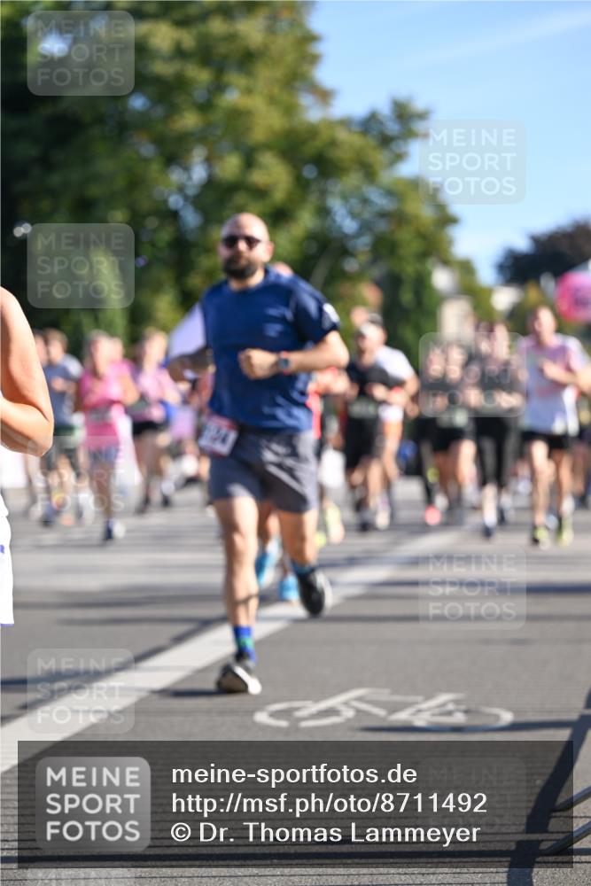 07.09.2025 - BARMER Alsterlauf Dr. Thomas Lammeyer http://msf.ph/oto/8711492 07.09.2025 09:39:27 Laufen 124 meine-sportfotos.de