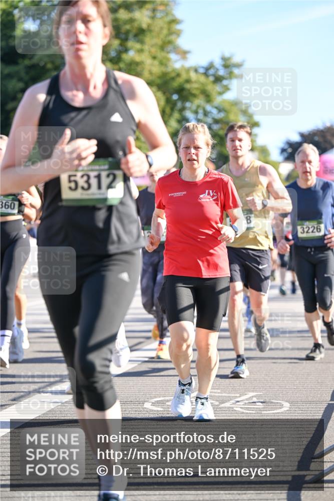 07.09.2025 - BARMER Alsterlauf Dr. Thomas Lammeyer http://msf.ph/oto/8711525 07.09.2025 09:39:32 Laufen 360, 5312, 3226 meine-sportfotos.de