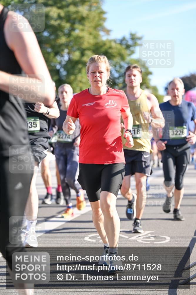 07.09.2025 - BARMER Alsterlauf Dr. Thomas Lammeyer http://msf.ph/oto/8711528 07.09.2025 09:39:32 Laufen 35, 2274, 18, 3226 meine-sportfotos.de