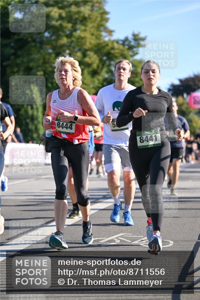 07.09.2025 - BARMER Alsterlauf Dr. Thomas Lammeyer http://msf.ph/oto/8711556 07.09.2025 09:39:38 Laufen 8444, 5, 8441 meine-sportfotos.de