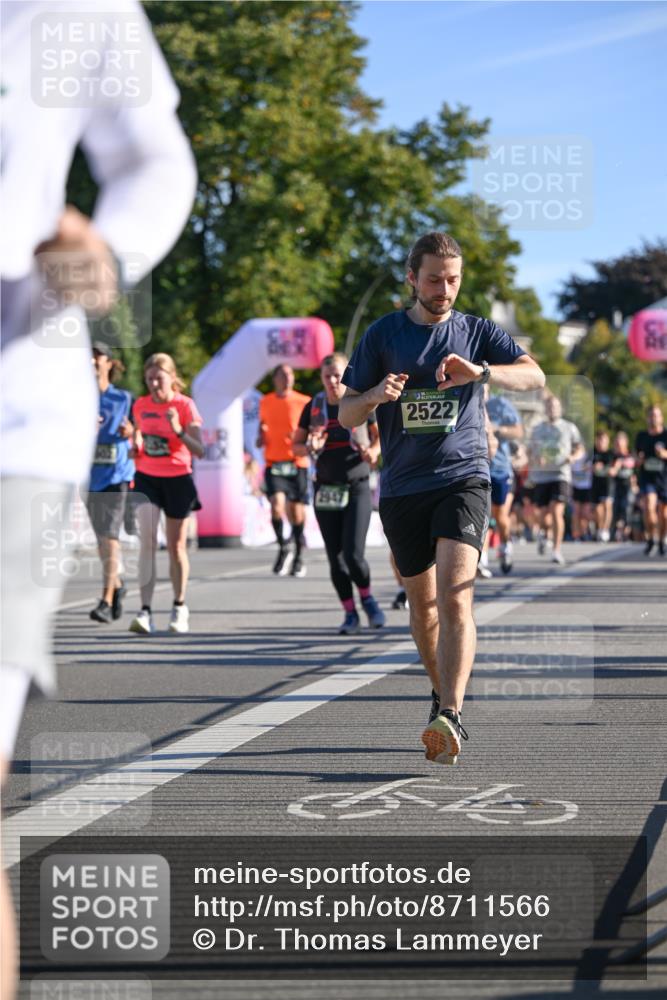 07.09.2025 - BARMER Alsterlauf Dr. Thomas Lammeyer http://msf.ph/oto/8711566 07.09.2025 09:39:40 Laufen 2522 meine-sportfotos.de