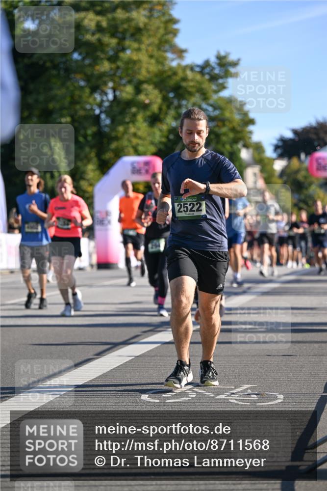 07.09.2025 - BARMER Alsterlauf Dr. Thomas Lammeyer http://msf.ph/oto/8711568 07.09.2025 09:39:40 Laufen 2522 meine-sportfotos.de