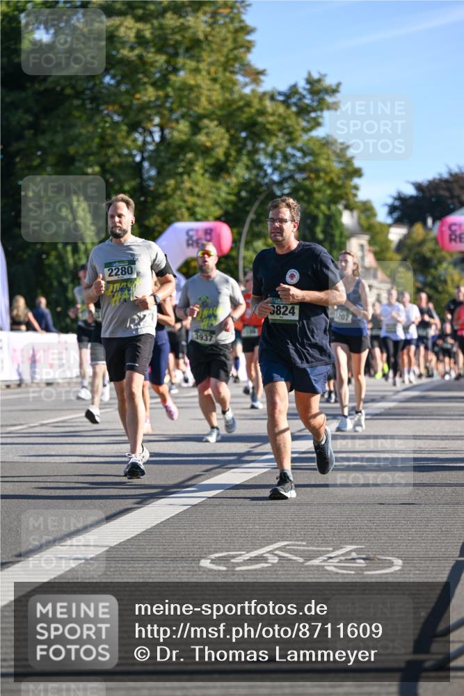 07.09.2025 - BARMER Alsterlauf Dr. Thomas Lammeyer http://msf.ph/oto/8711609 07.09.2025 09:39:46 Laufen 2280, 3937, 3824, 1207 meine-sportfotos.de