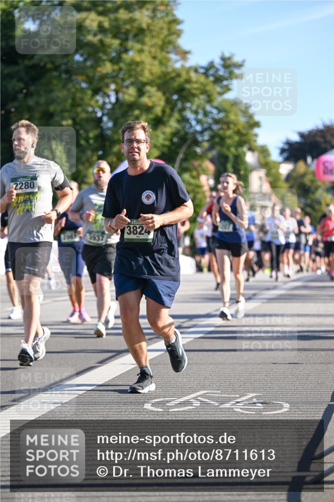 07.09.2025 - BARMER Alsterlauf Dr. Thomas Lammeyer http://msf.ph/oto/8711613 07.09.2025 09:39:47 Laufen 14145, 2280, 3937, 3824 meine-sportfotos.de