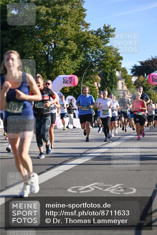07.09.2025 - BARMER Alsterlauf Dr. Thomas Lammeyer http://msf.ph/oto/8711633 07.09.2025 09:39:50 Laufen 3207, 2455, 7427, 2370, 2371, 3137, 54, 5938 meine-sportfotos.de