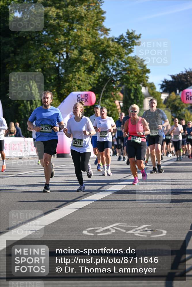 07.09.2025 - BARMER Alsterlauf Dr. Thomas Lammeyer http://msf.ph/oto/8711646 07.09.2025 09:39:52 Laufen 2370, 2371, 3229, 8064, 5938 meine-sportfotos.de