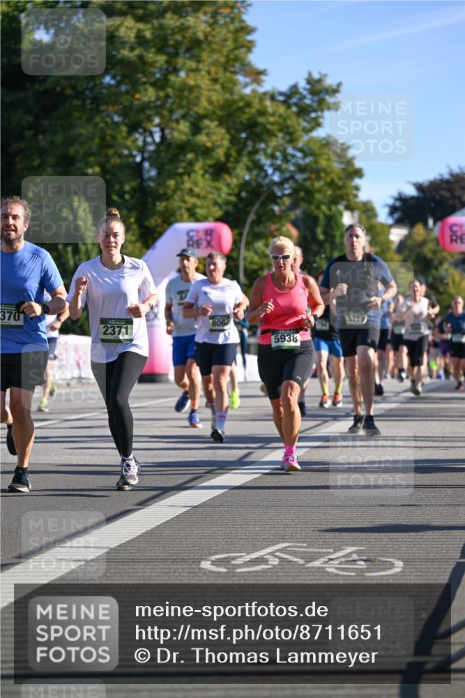 07.09.2025 - BARMER Alsterlauf Dr. Thomas Lammeyer http://msf.ph/oto/8711651 07.09.2025 09:39:53 Laufen 370, 2371, 806, 5938 meine-sportfotos.de