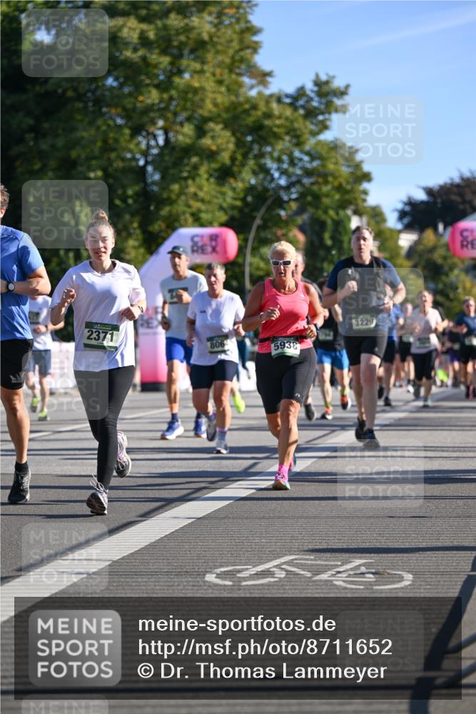 07.09.2025 - BARMER Alsterlauf Dr. Thomas Lammeyer http://msf.ph/oto/8711652 07.09.2025 09:39:53 Laufen 2371, 806, 5938, 3229 meine-sportfotos.de