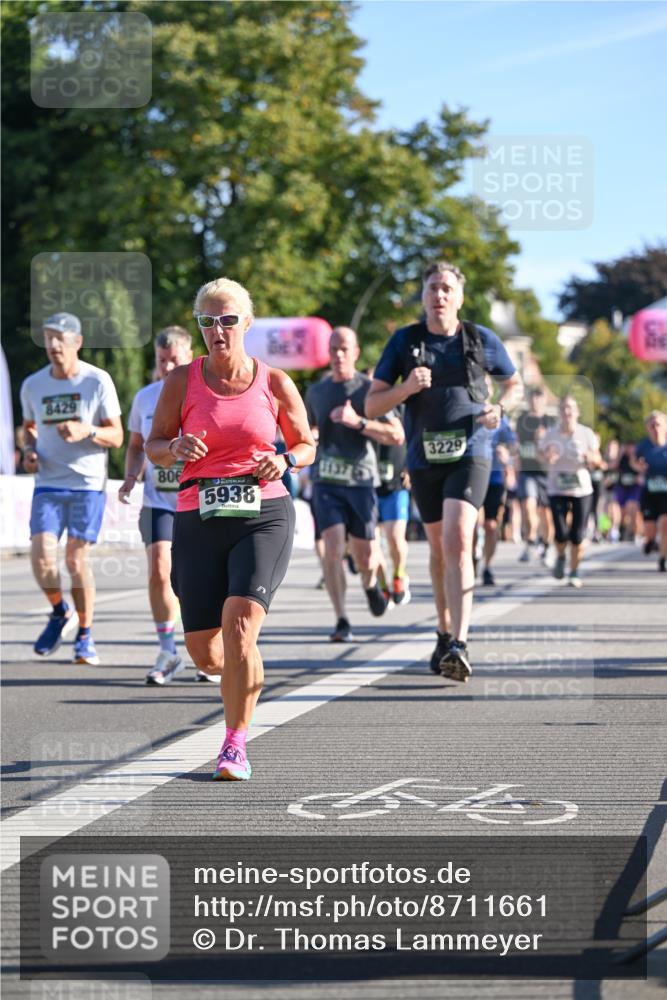 07.09.2025 - BARMER Alsterlauf Dr. Thomas Lammeyer http://msf.ph/oto/8711661 07.09.2025 09:39:55 Laufen 8429, 806, 5938, 3229 meine-sportfotos.de