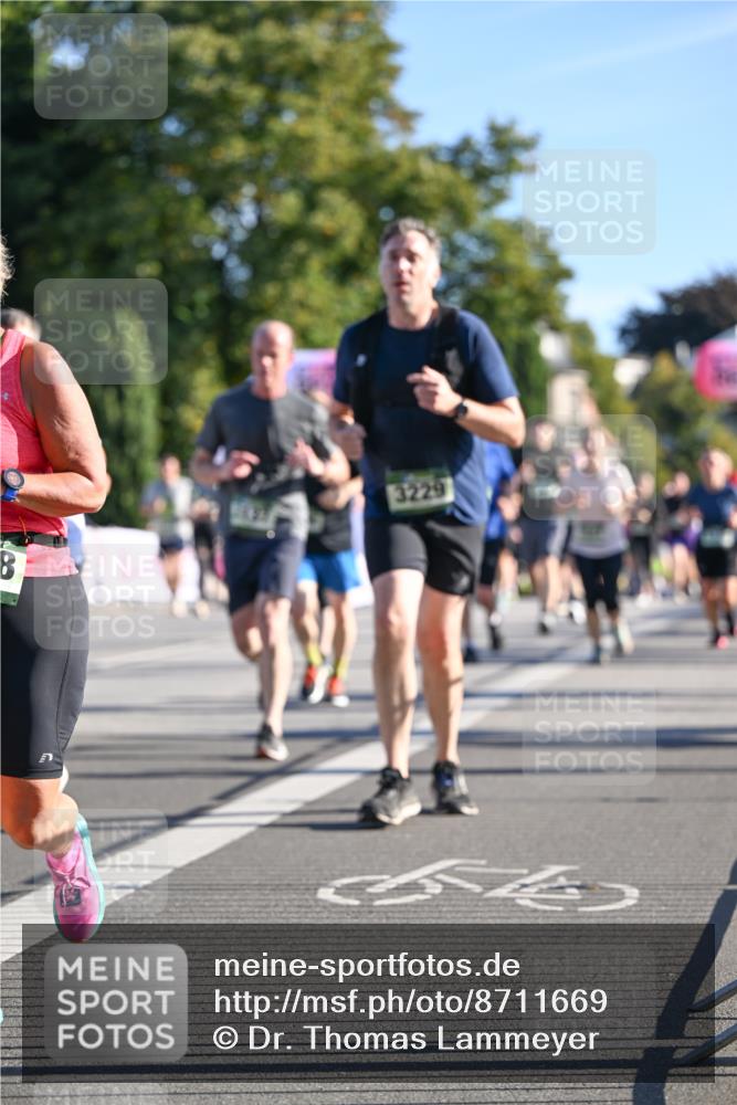 07.09.2025 - BARMER Alsterlauf Dr. Thomas Lammeyer http://msf.ph/oto/8711669 07.09.2025 09:39:56 Laufen 8, 3229 meine-sportfotos.de