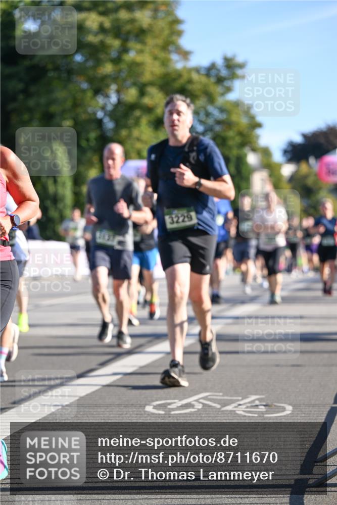 07.09.2025 - BARMER Alsterlauf Dr. Thomas Lammeyer http://msf.ph/oto/8711670 07.09.2025 09:39:56 Laufen 3229 meine-sportfotos.de