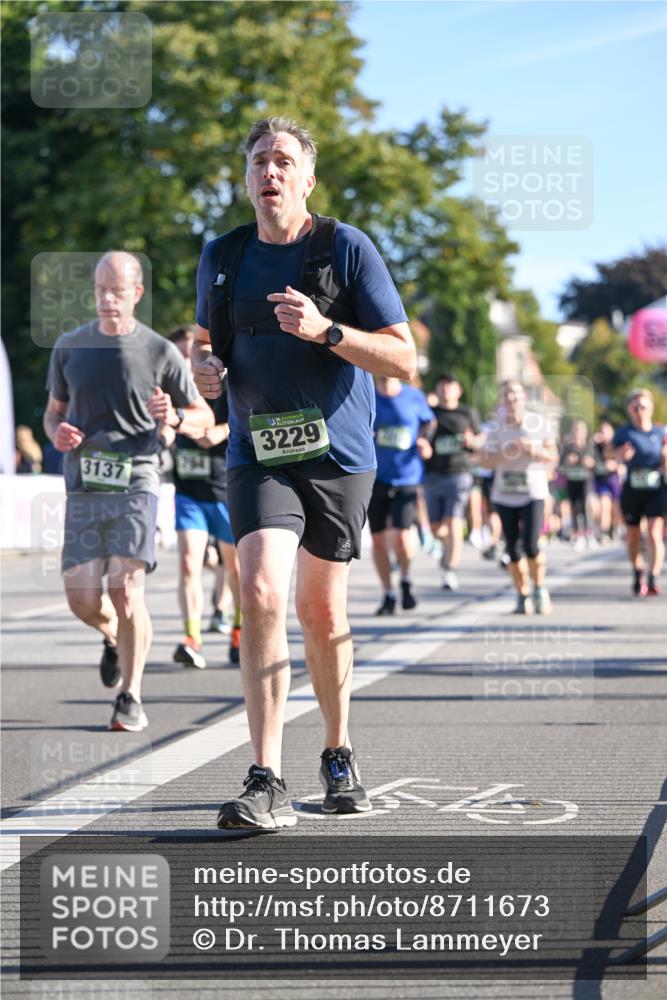 07.09.2025 - BARMER Alsterlauf Dr. Thomas Lammeyer http://msf.ph/oto/8711673 07.09.2025 09:39:57 Laufen 3137, 3229 meine-sportfotos.de